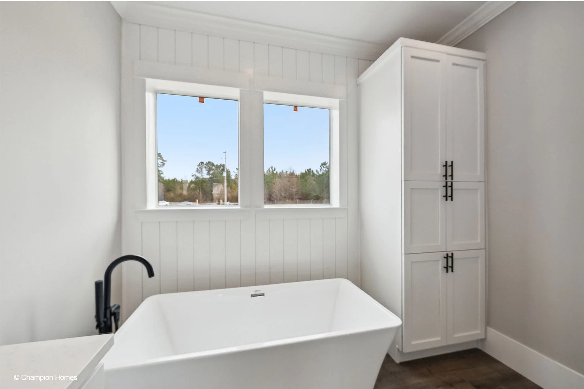 Cameron iii 3260-02 bathroom home features