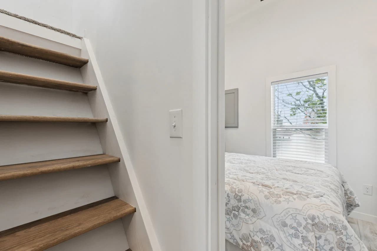 Aps 528-sl 070 interior home features
