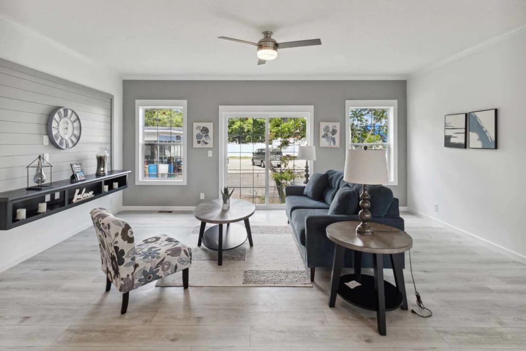 Ironclad 3276-21 interior home features