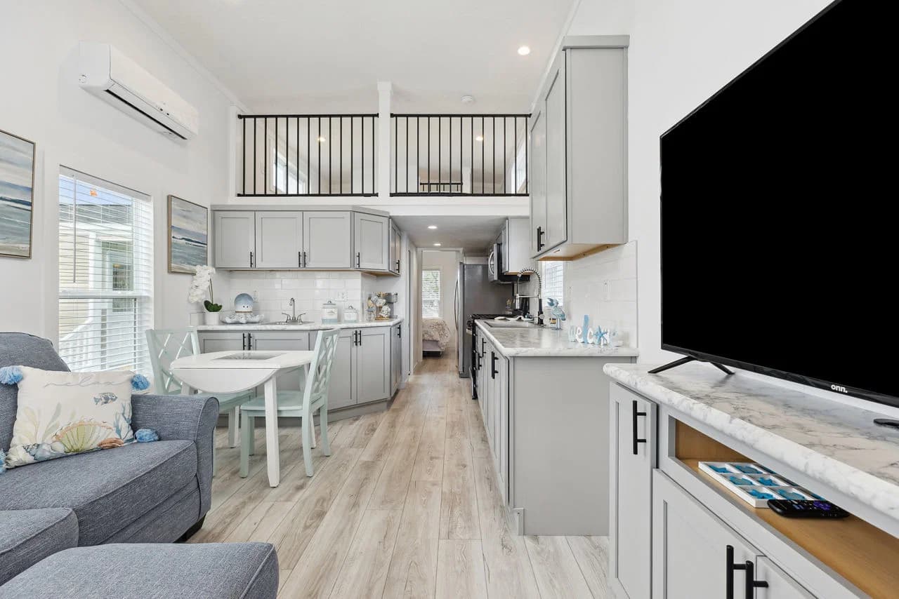 Aps 528-sl 070 interior home features
