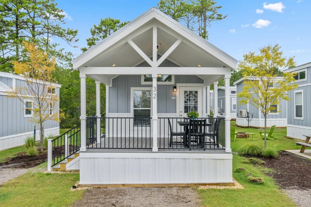Park model 4110l hero, elevation, and exterior home features