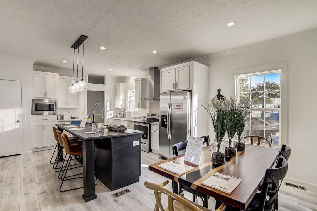 Ironclad 3260-05 kitchen and hero home features