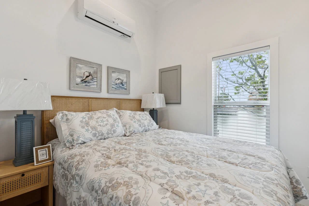 Aps 528-sl 070 bedroom home features