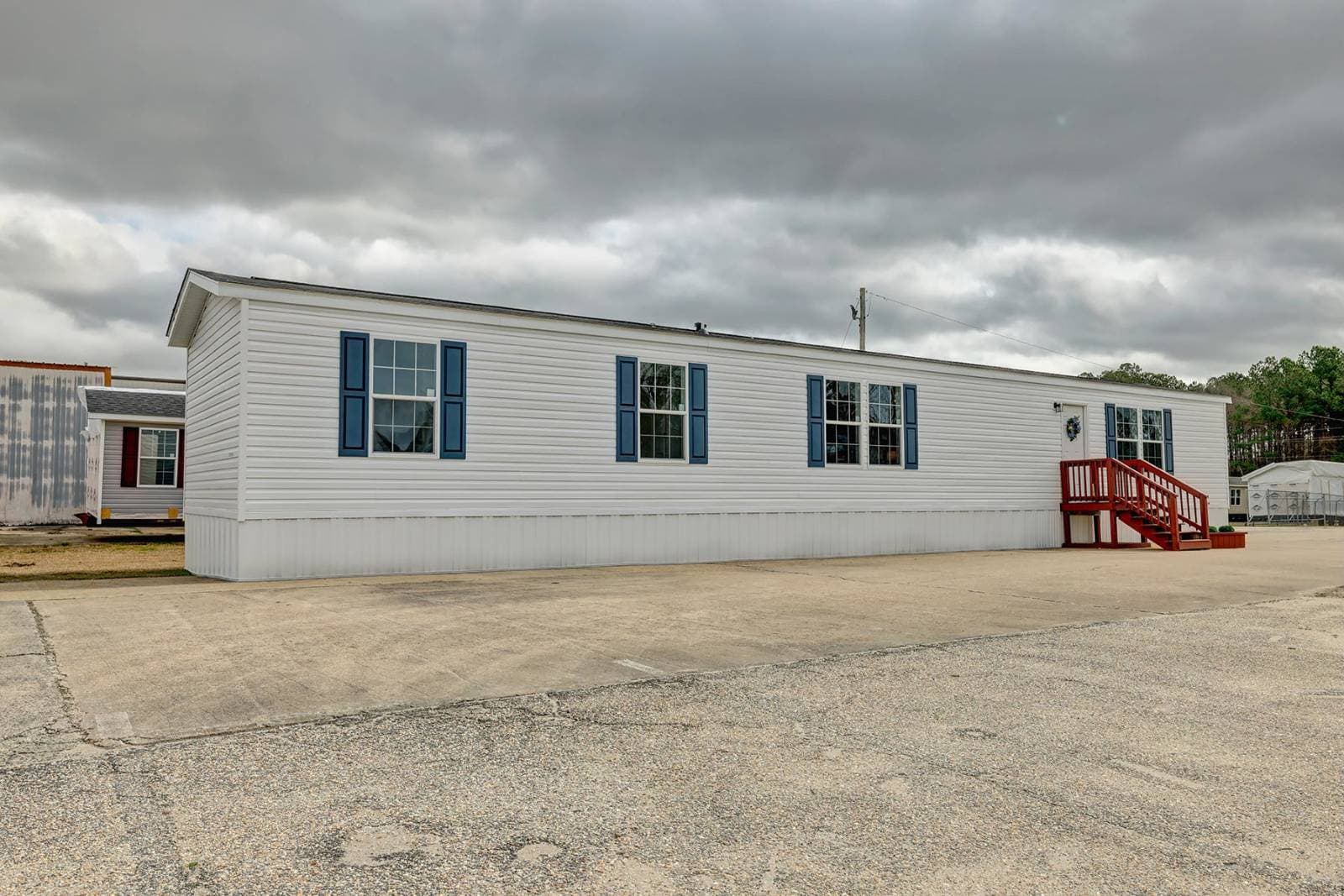Ironclad 1676-15 exterior home features