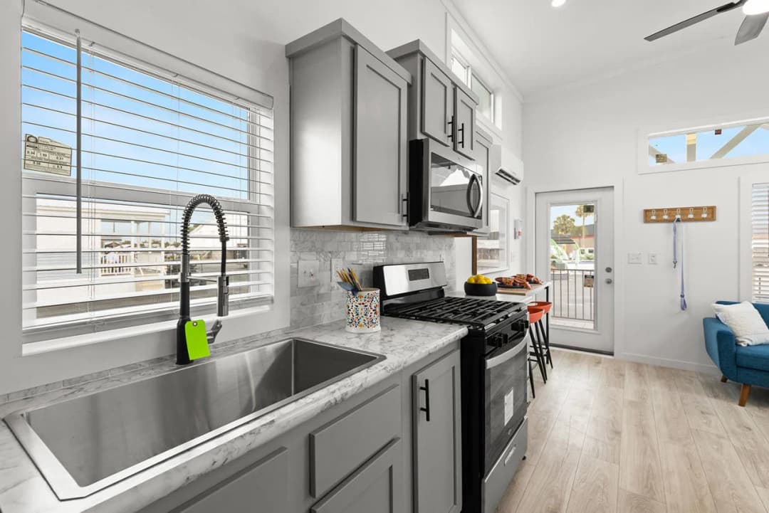Park model 4110 kitchen home features