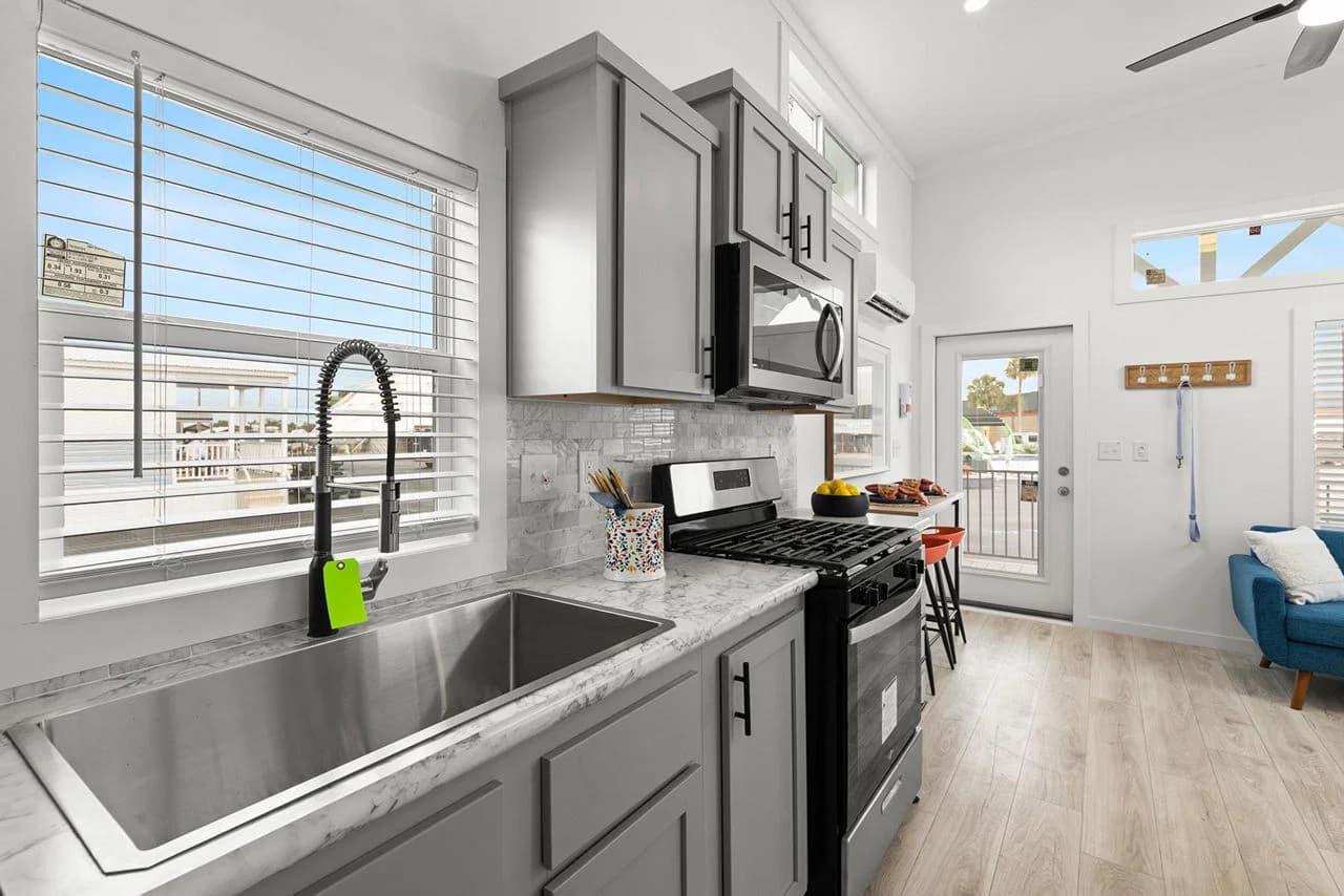 Park model 4110 kitchen home features