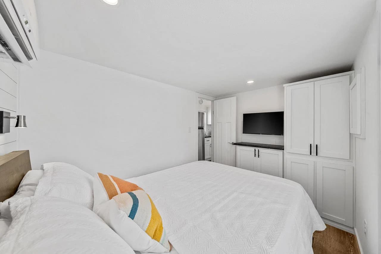 Park model 4110l bedroom home features