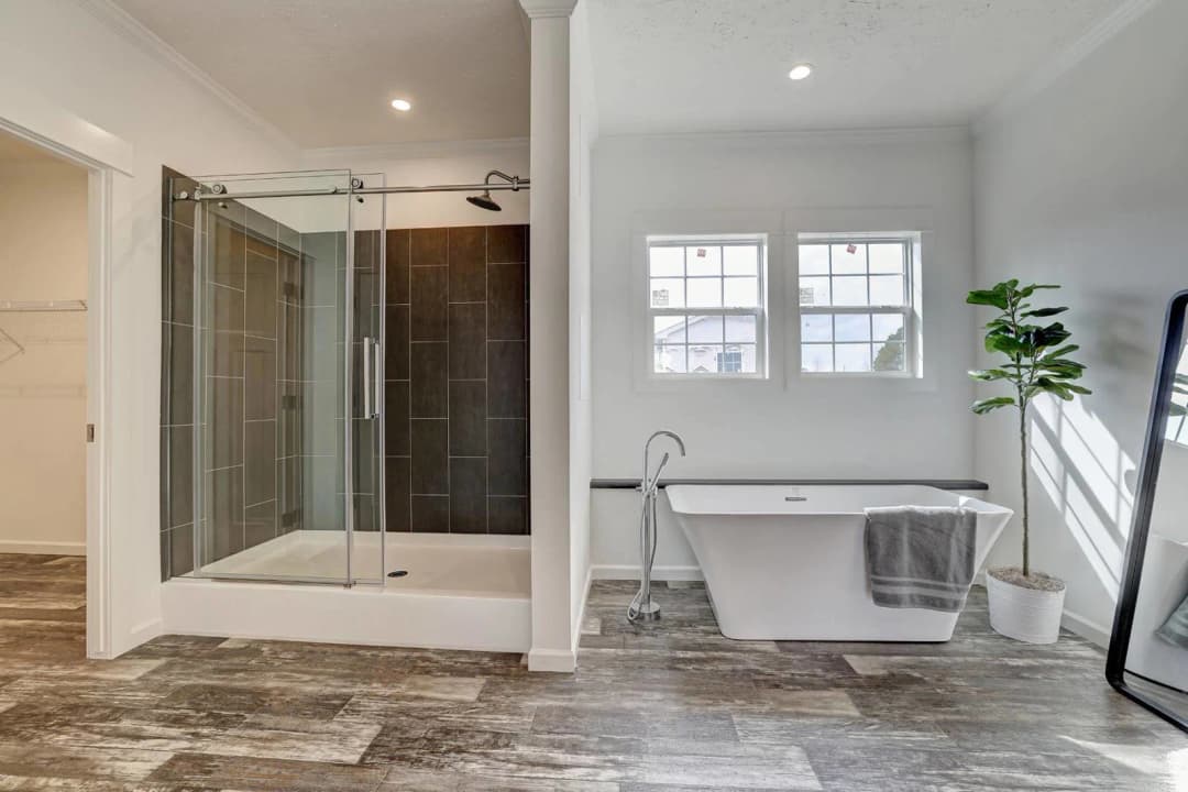 Ironclad 3276-20 bathroom home features