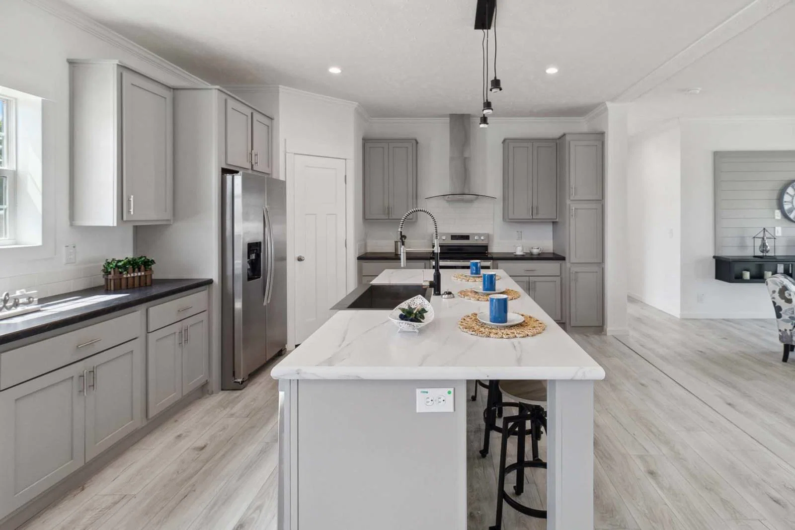 Ironclad 3276-21 kitchen home features