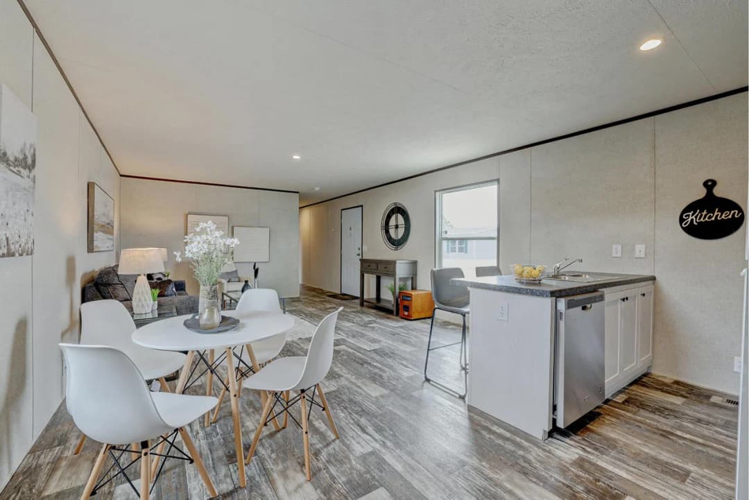 Prime 1676h42p01 interior home features