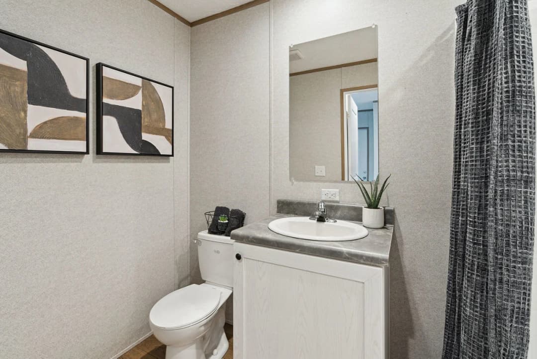 Prime 1676h42p01 bathroom home features