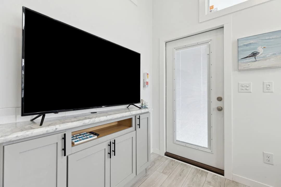 Aps 528-sl 070 interior home features