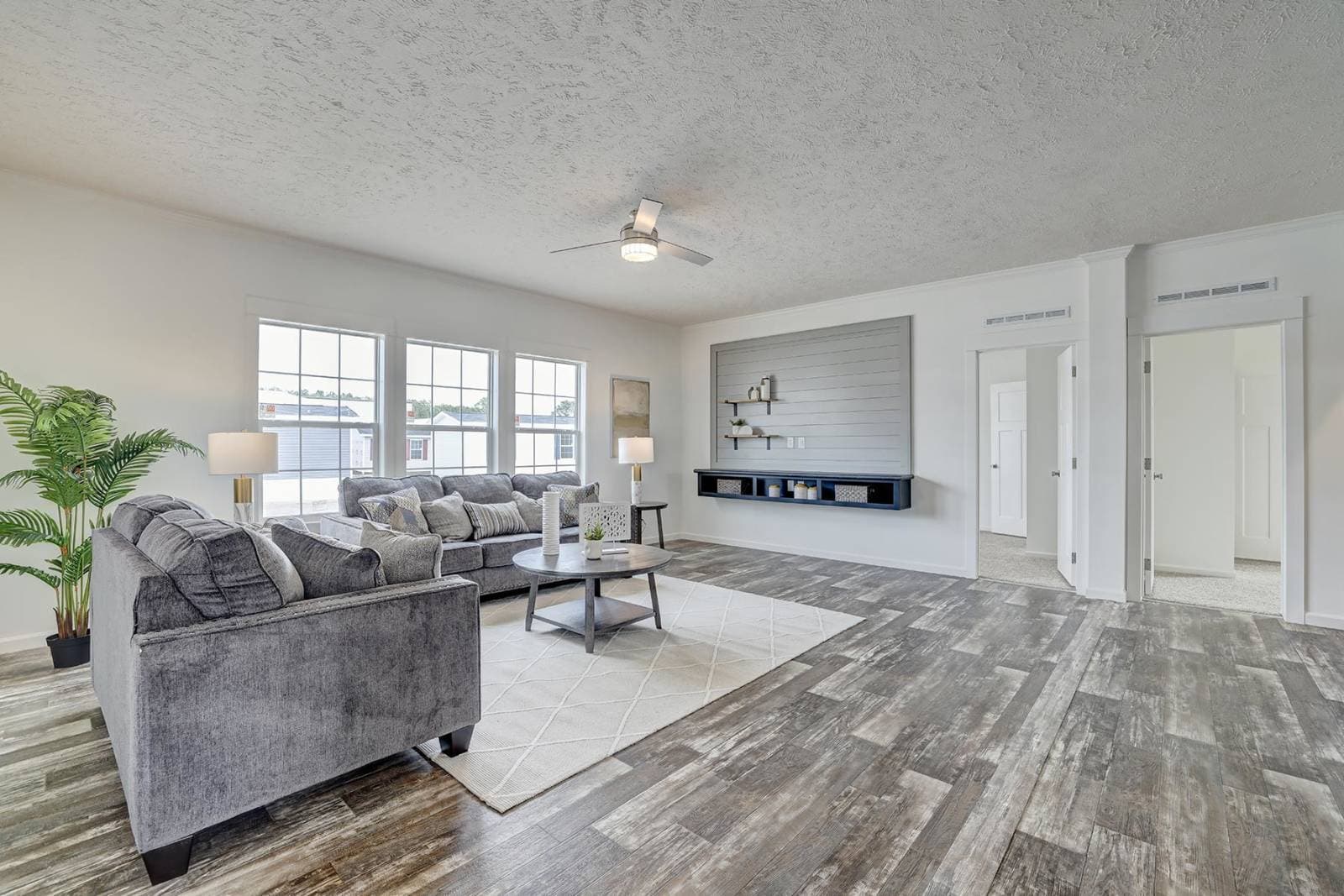 Ironclad 3276-20 interior home features