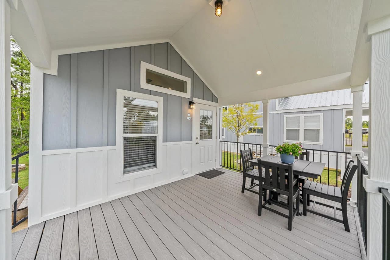 Park model 4110l exterior home features