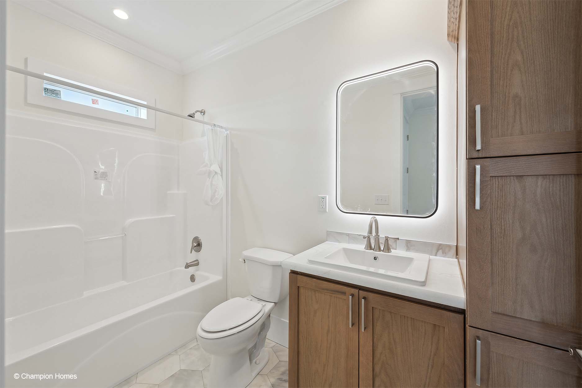 Montgomery-3266 bathroom home features