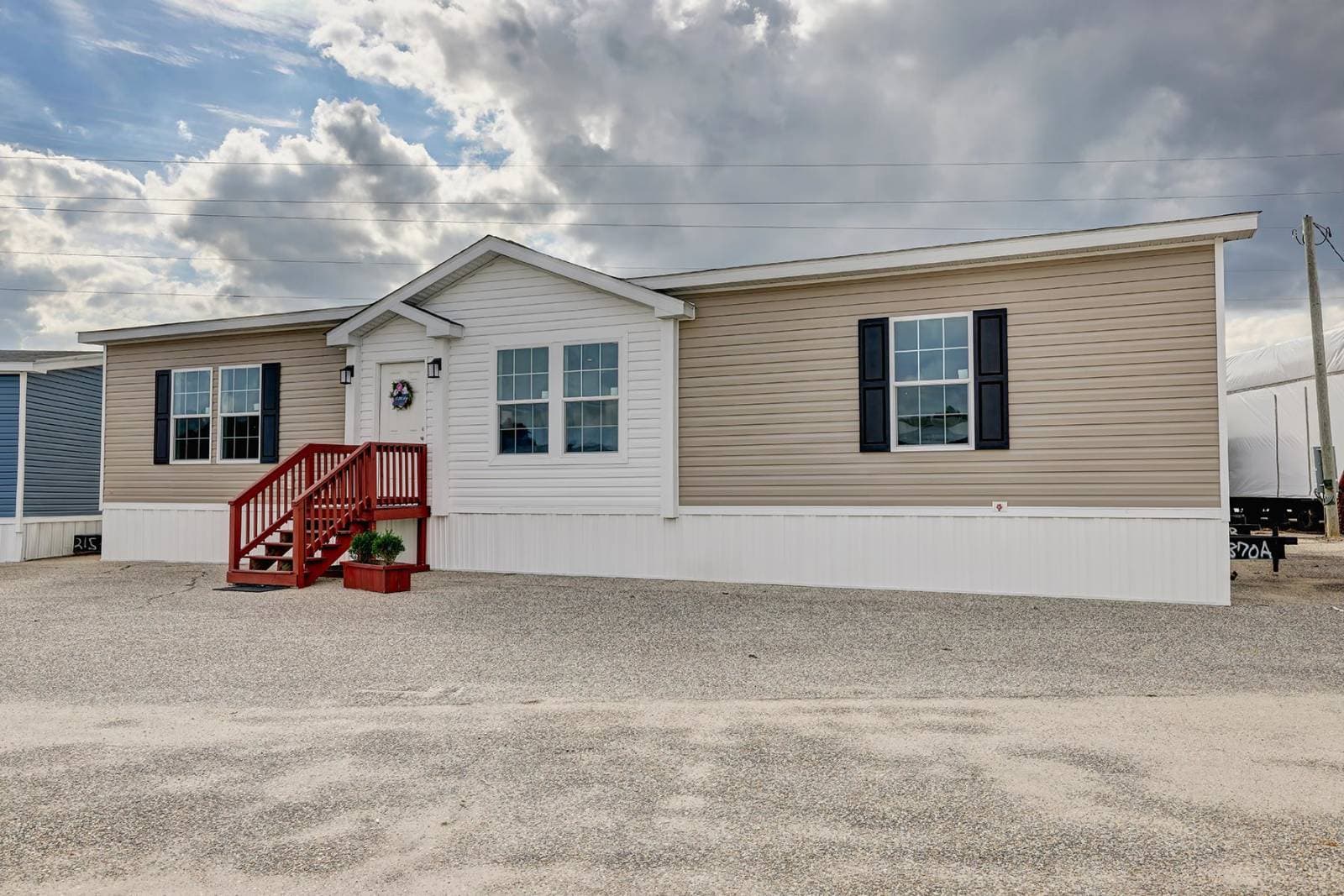 Ironclad 2856-08 exterior and elevation home features