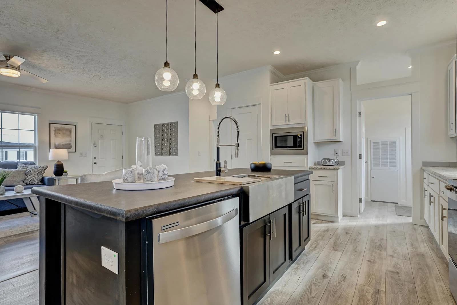 Ironclad 2856-08 kitchen home features