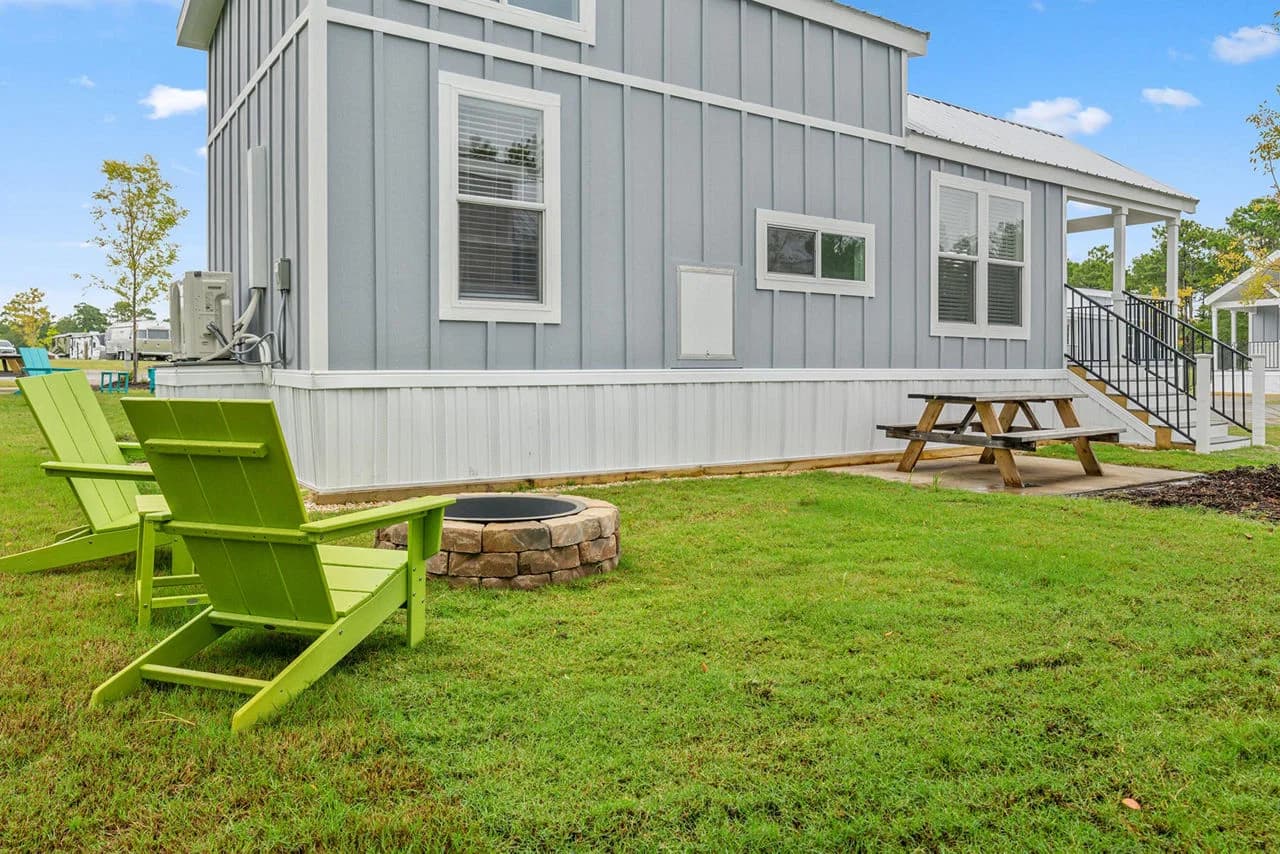 Park model 4110l exterior home features