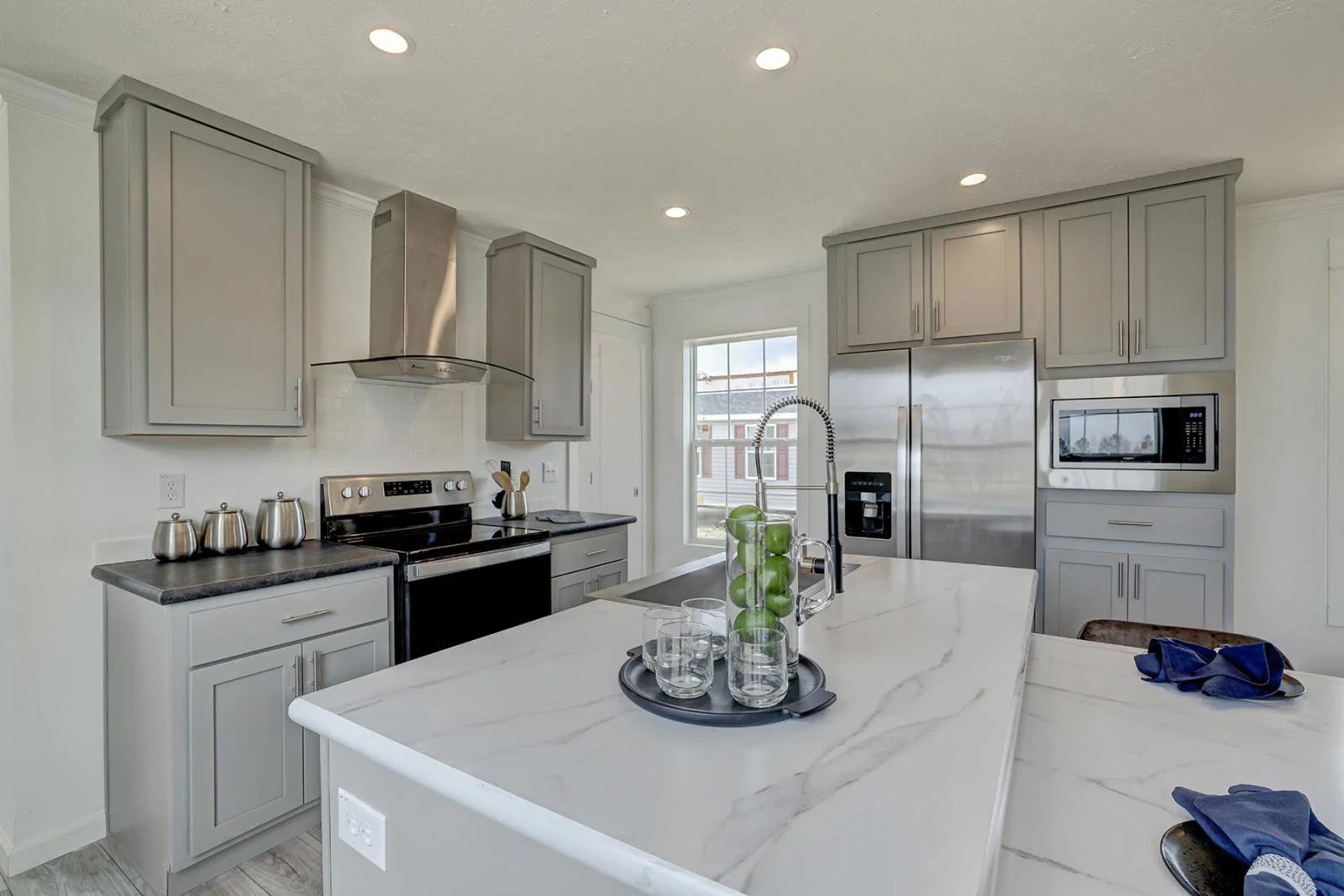 Ironclad 1676-15 kitchen home features